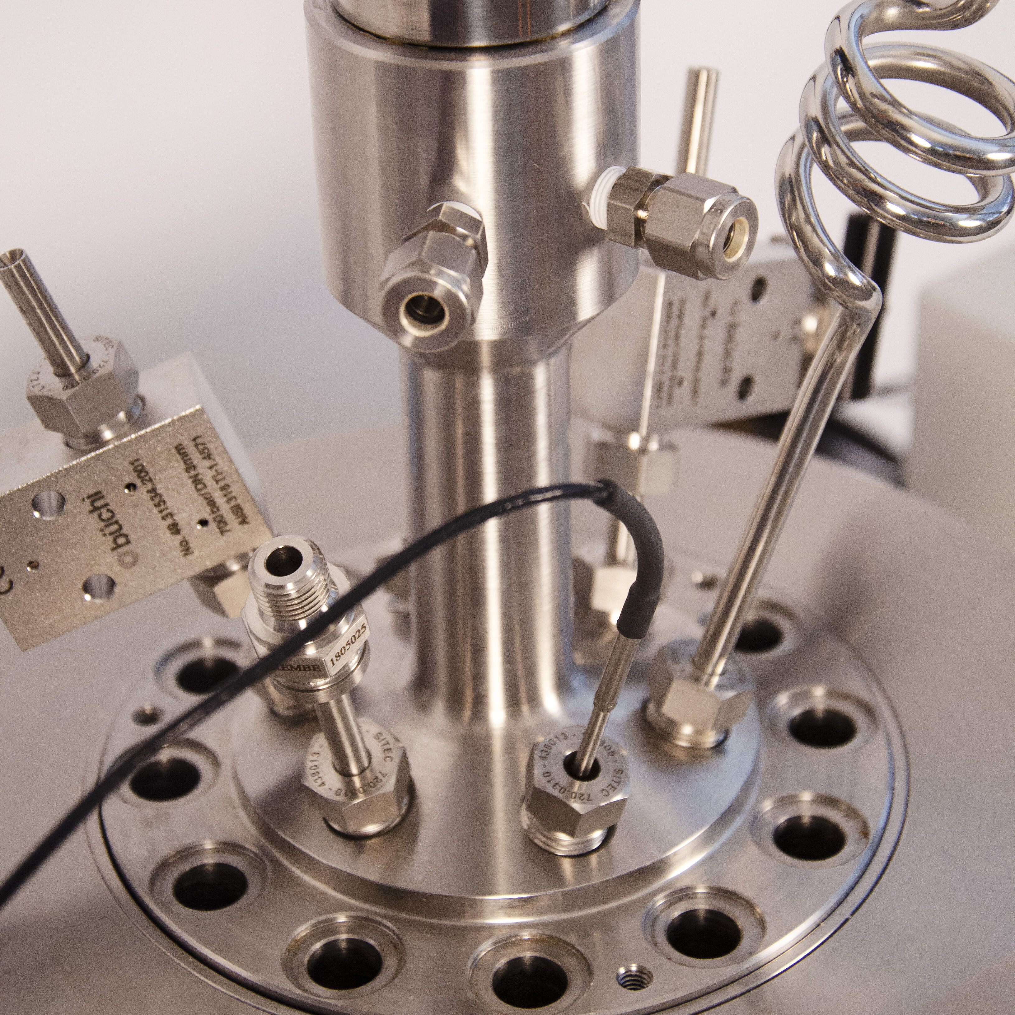 novoclave high pressure reactor – cooling in and outlet 