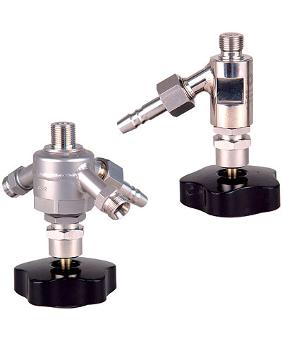 Bottom outlet valves for pressure reactors
