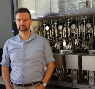 Dr. Markus Stöckli, Head of the Dottikon ES High-Pressure Laboratory in front of the PPR